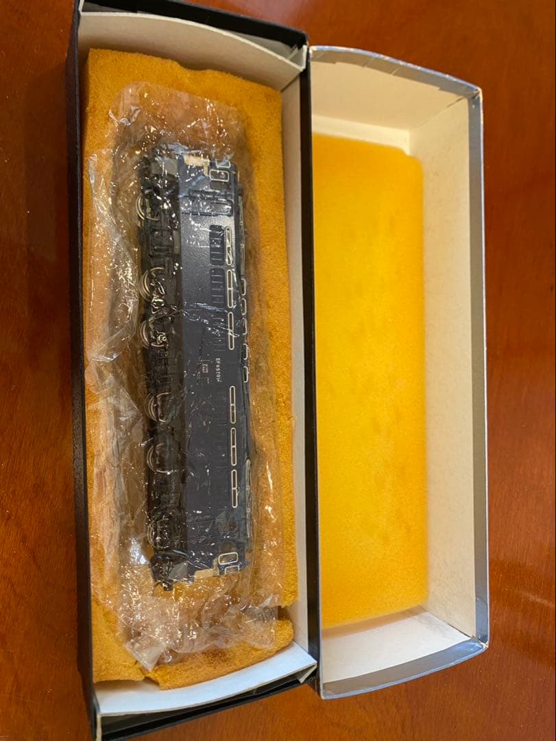 カツミ　EF65一般色　直流電気機関車 HOゲージ 完成品　NO0026