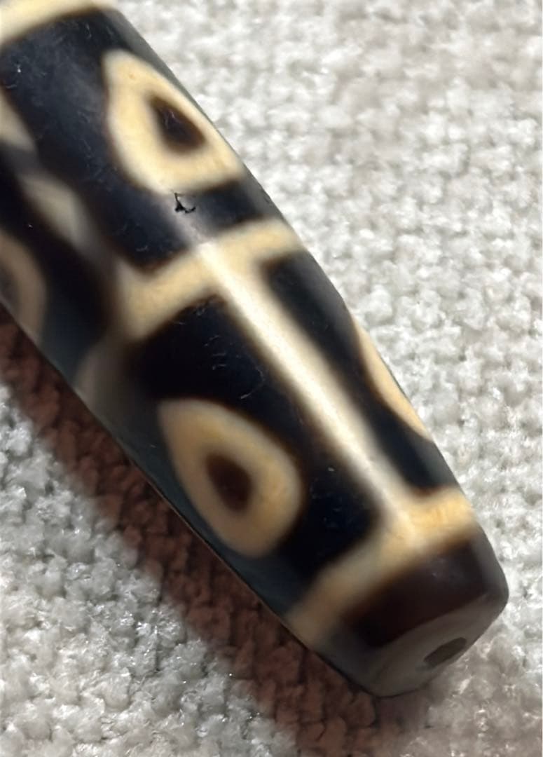 上肯天珠　仏心九眼天珠　2／送料込　匿名発送／チベット　天珠