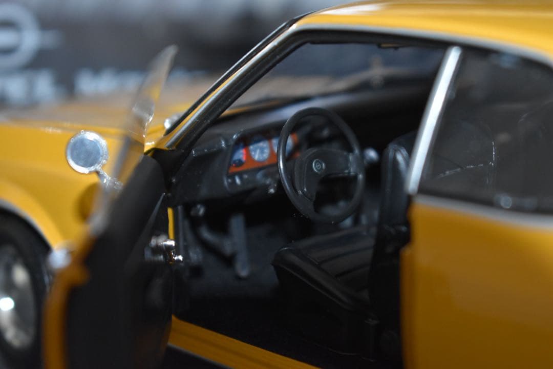 1/18 NOREV ノレブ '71 オペル マンタ フルディティール ミニカー