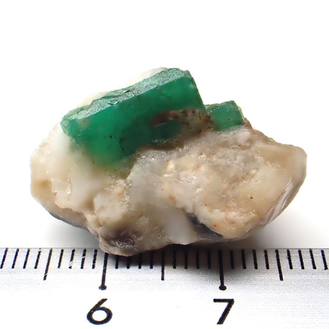 【パキスタン産】エメラルド原石