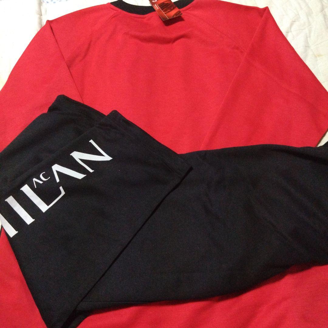 『新品タグ付き、上下セットアップ』ACミラン　トレーナー、スウェット、