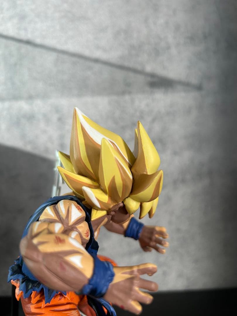 ドラゴンボール　孫悟空リペイントフィギュア　崩壊ナメック星ジオラマ台座付き