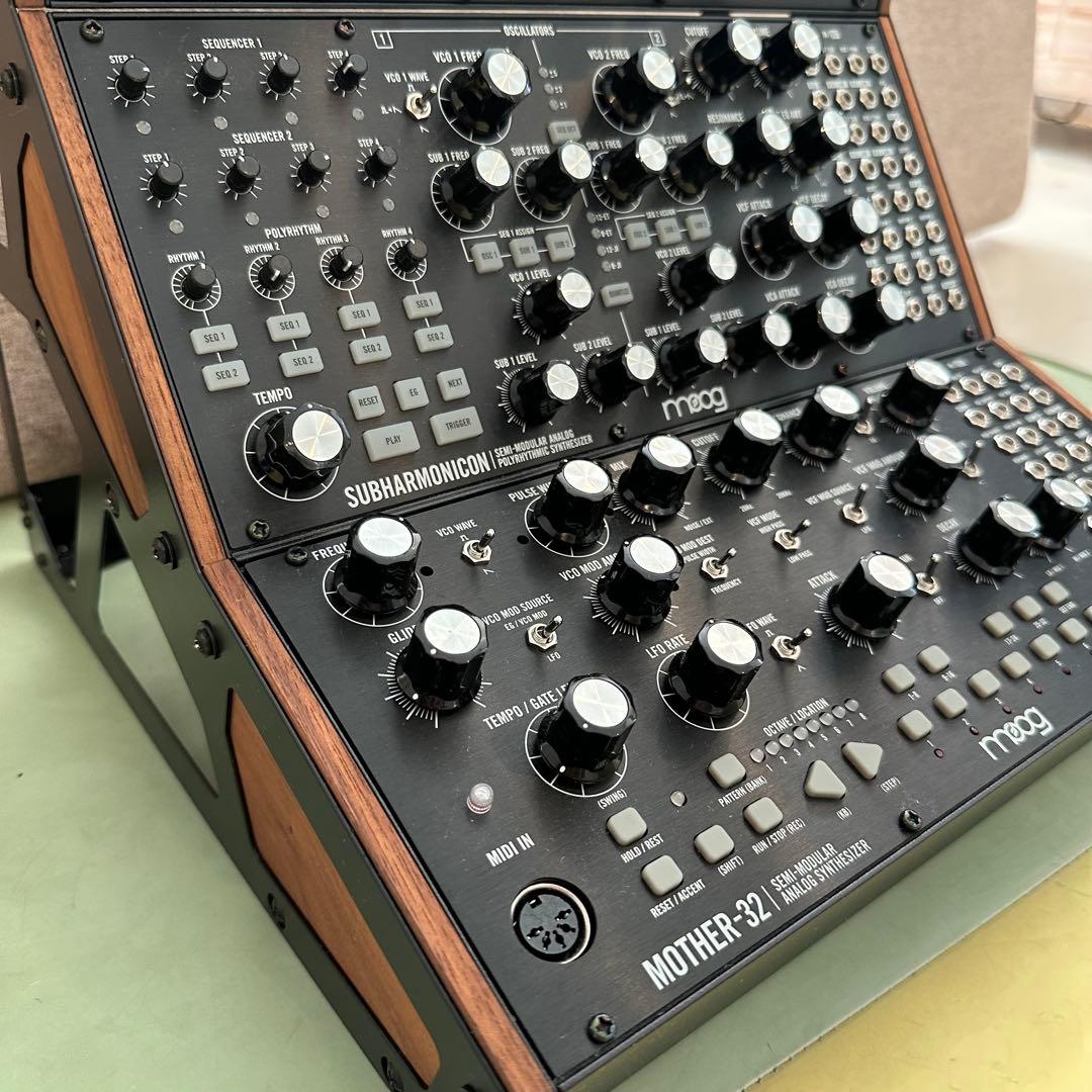 MOOG シンセ mother32 subharmonicon DFAM①