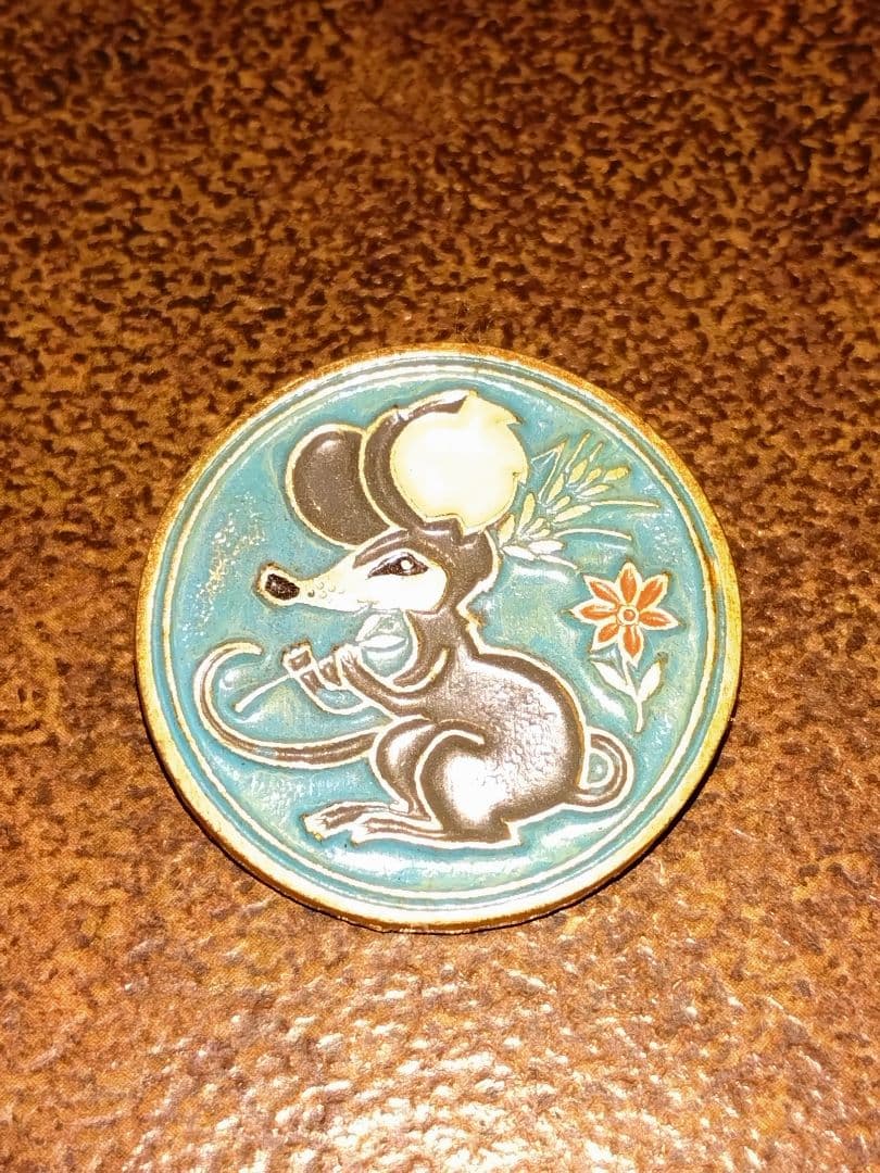 アンティーク ソビエト　ネズミの型バッジ 1970年代