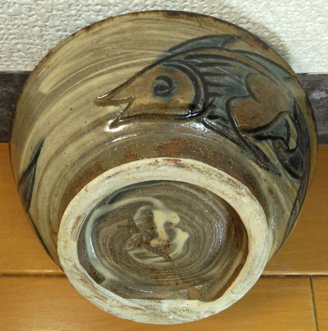 人間国宝 金城次郎 壷屋焼マカイ(刷毛目笑魚紋茶碗）栞 共箱 美品 壺屋焼 上作