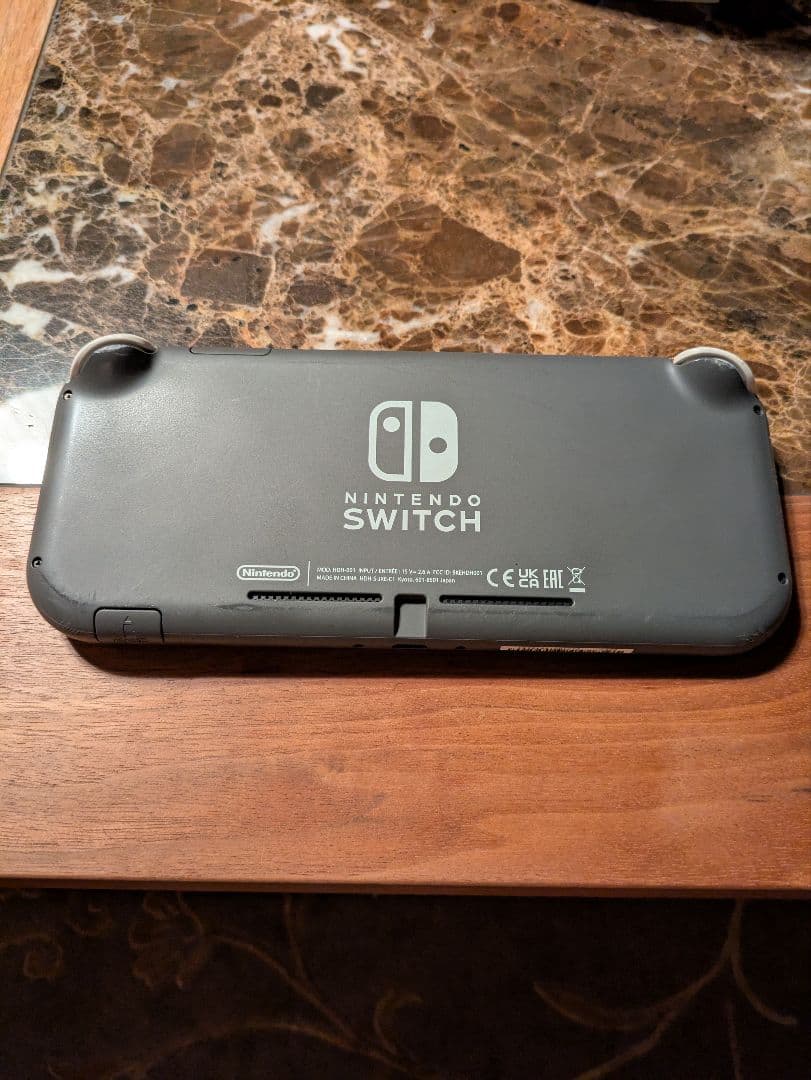 任天堂　スイッチ　ライト