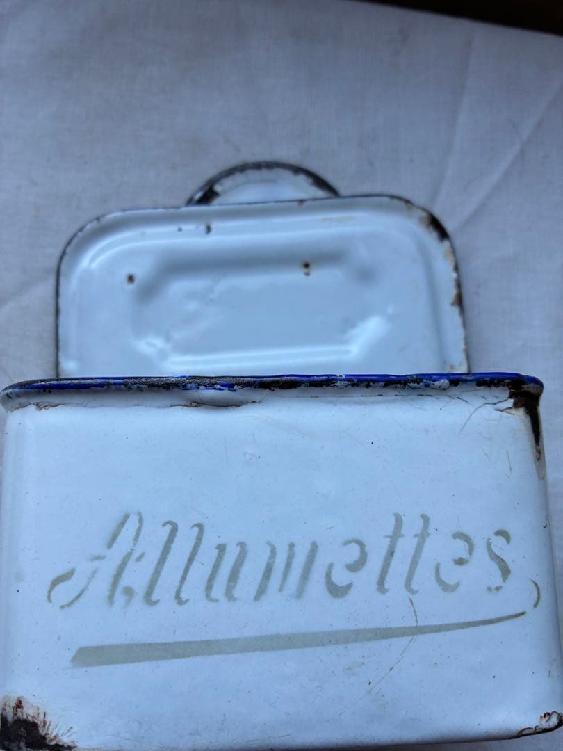 フランス　アンティーク　ホーロー　アリュメット缶　マッチ入れ　ホワイト　②