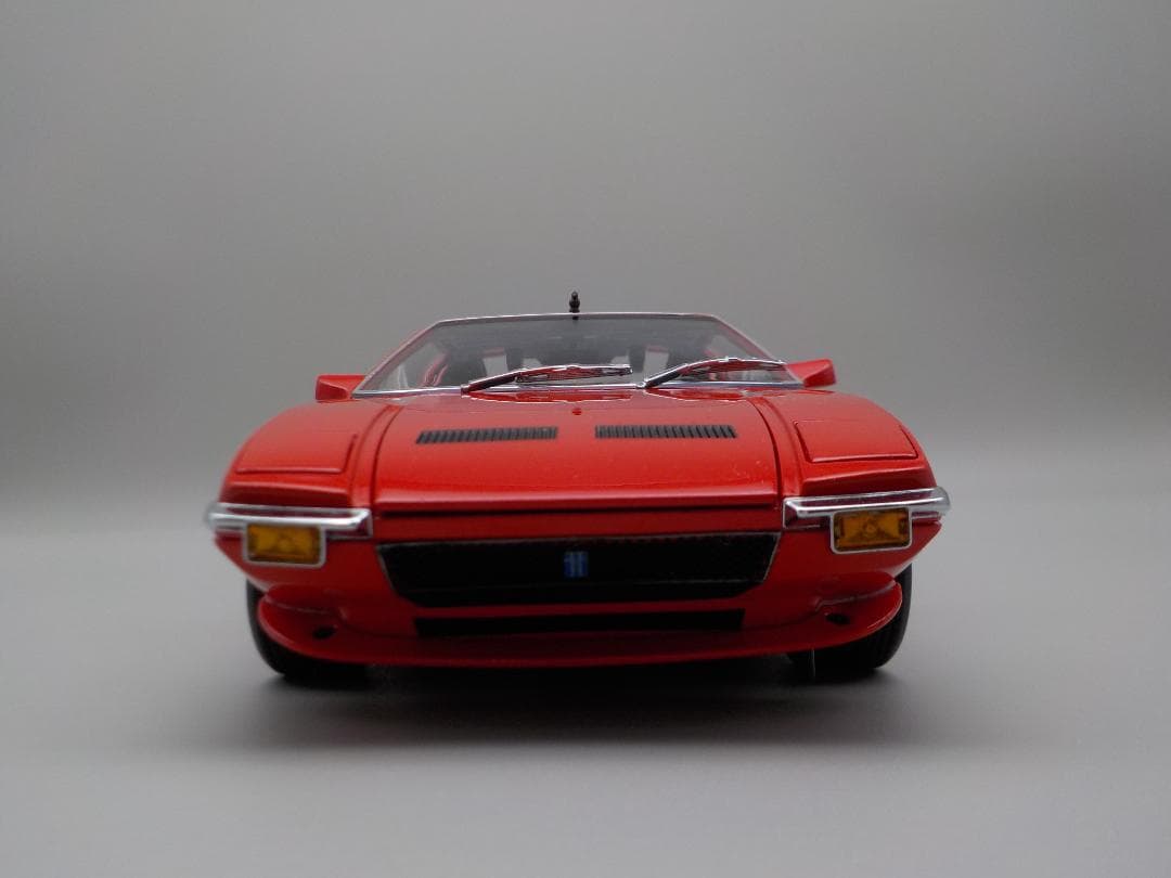De Tomaso Pnantera L red 1/18 ミニカー