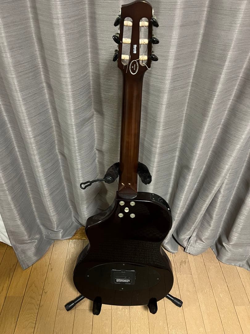 ギター Line6 Variax acoustic nylon 300