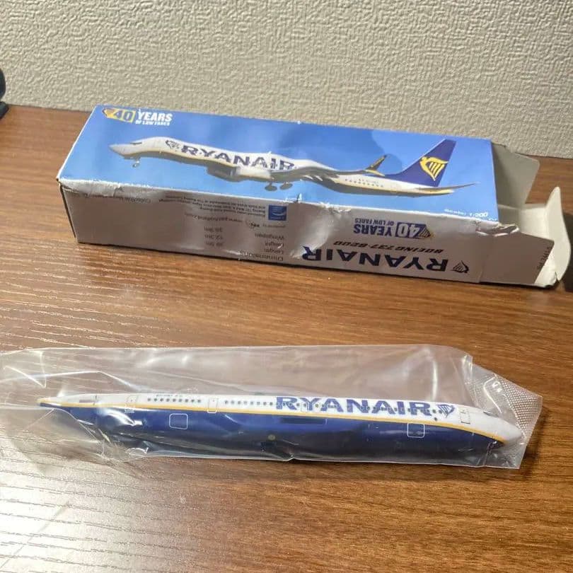 RYANAIR 40周年記念 Boeing 737 1/200「訳あり」