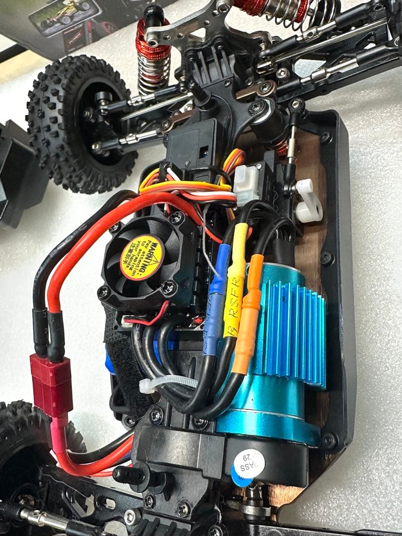 ハイテック 1/14スケール(310mm) 電動完成ラジコン