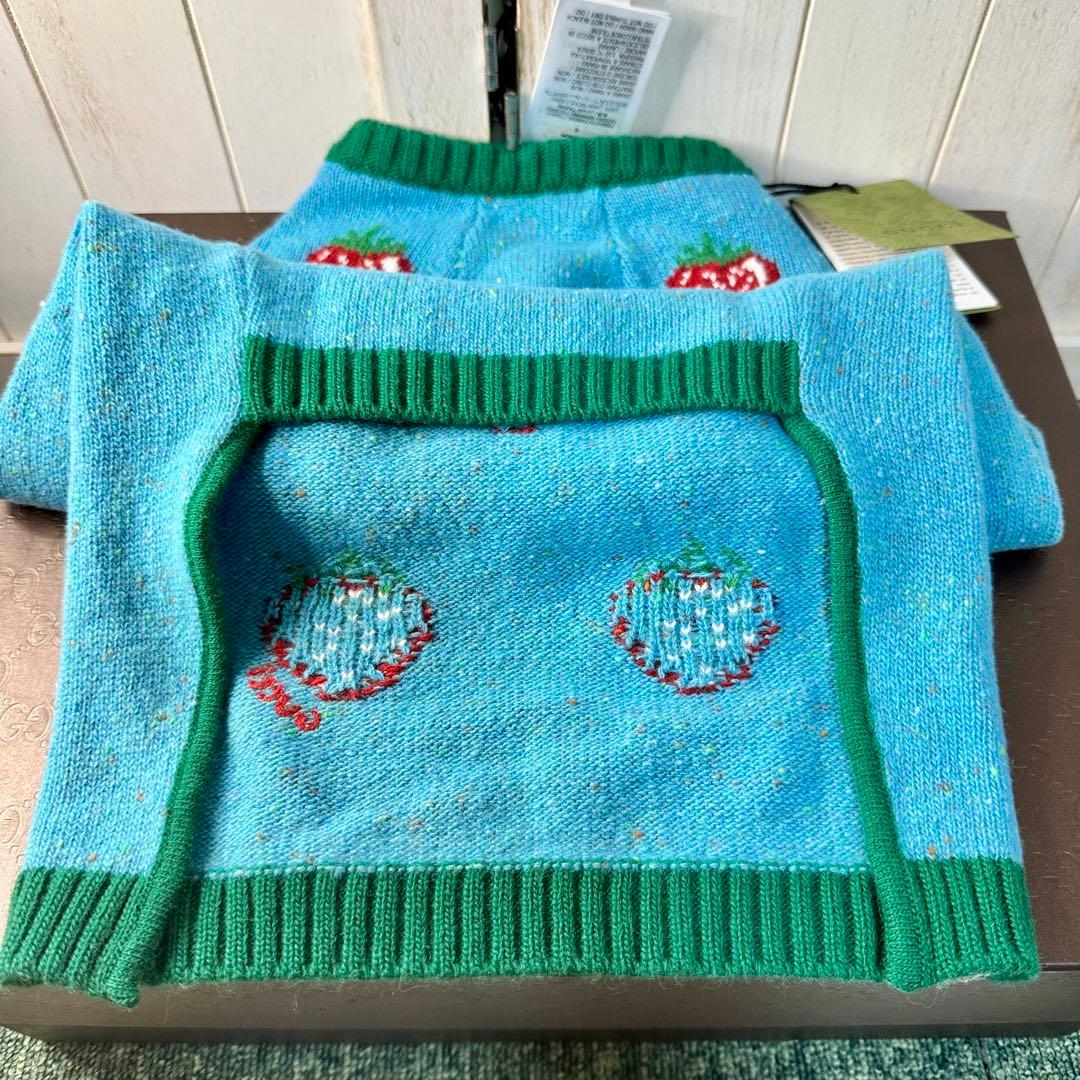 GUCCI グッチ 犬猫 ペット用服 ニット セーター イチゴ柄 Lサイズ