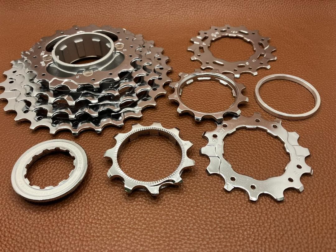 新品未使用】シマノ XT CS-M737 B1 TYPE-R 8s 11-28T