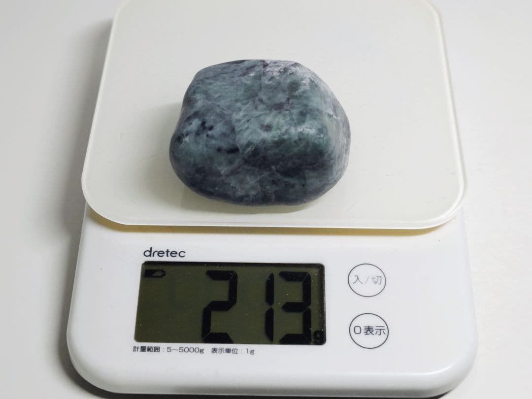 糸魚川137 翡翠 213g ヒスイ 原石 鑑賞石 自然石 誕生石 鉱物 鉱石