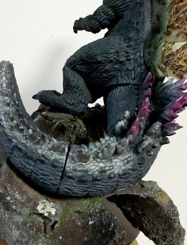 ゴジラ フィギュア 苔 溶岩プレート 台座 横49×高さ39cm 制作品