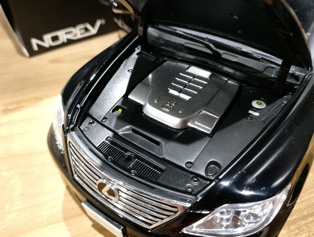 1/18 ノレブ　レクサス　LS460　中期型　ミニカー　ブラック