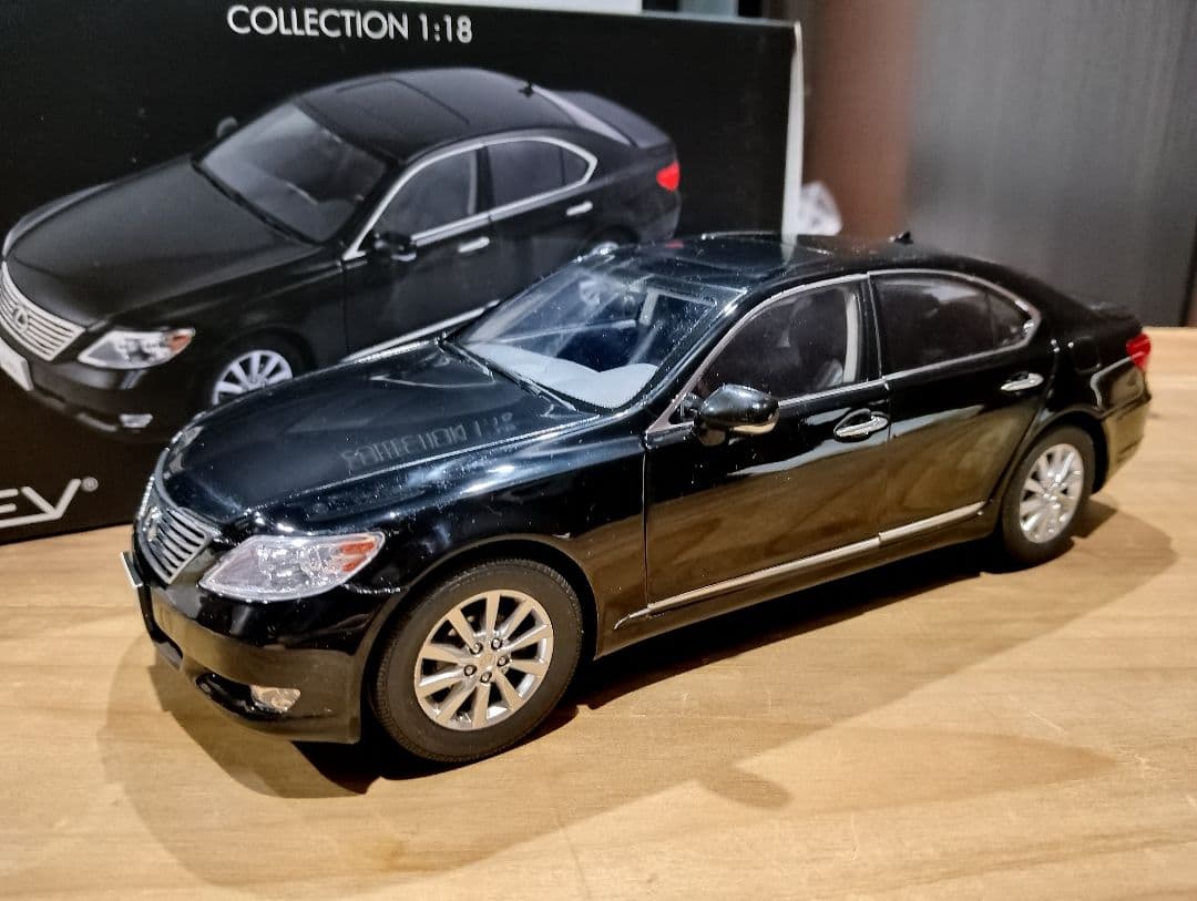1/18 ノレブ　レクサス　LS460　中期型　ミニカー　ブラック