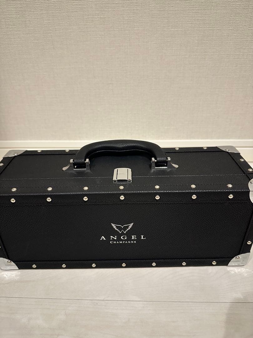 エンジェルブラックシャンパン