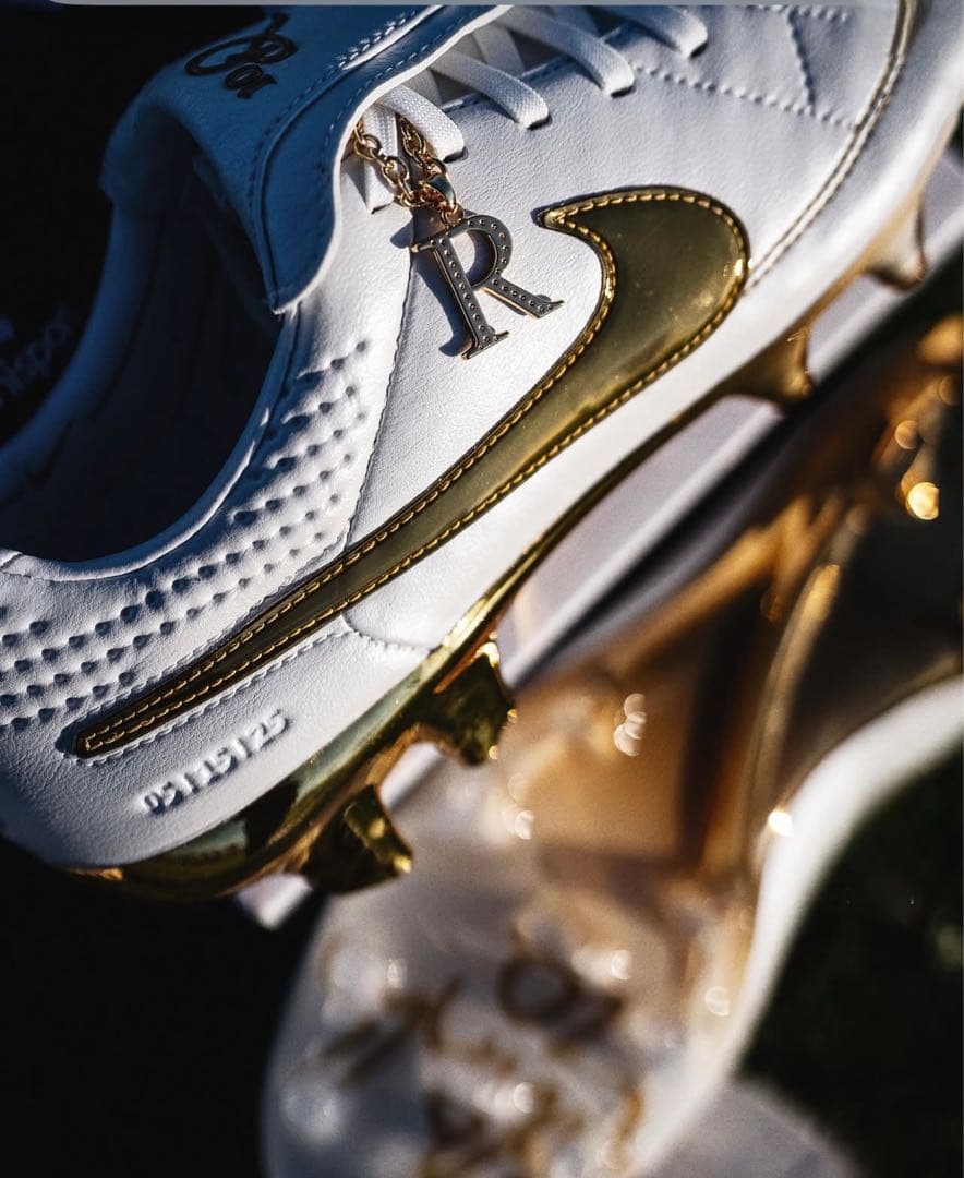Ronaldinho × Nike Tiempo Legend FG Touch