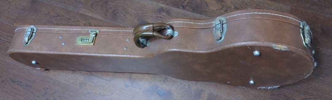 【ジャンク品】エレキギター・ケース　Gibson Les Paul Studio