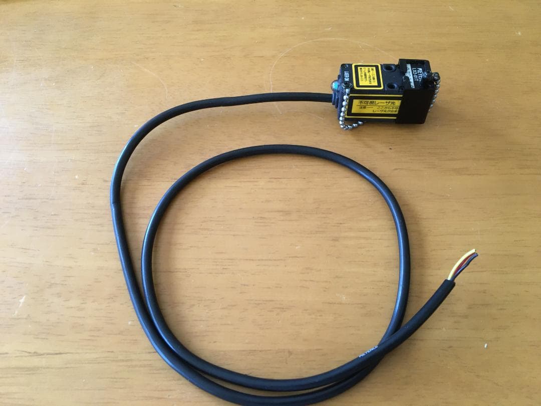 【電子機器】超小型デジタルレーザセンサ 本体+投受光部　（１組)