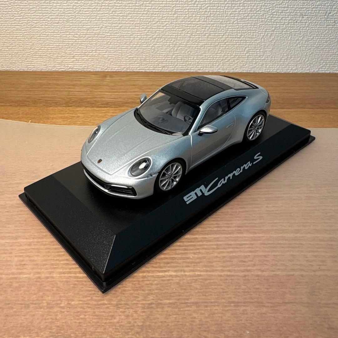 ミニチャンプス　ポルシェ 911 Carrera S 1/43 シルバー