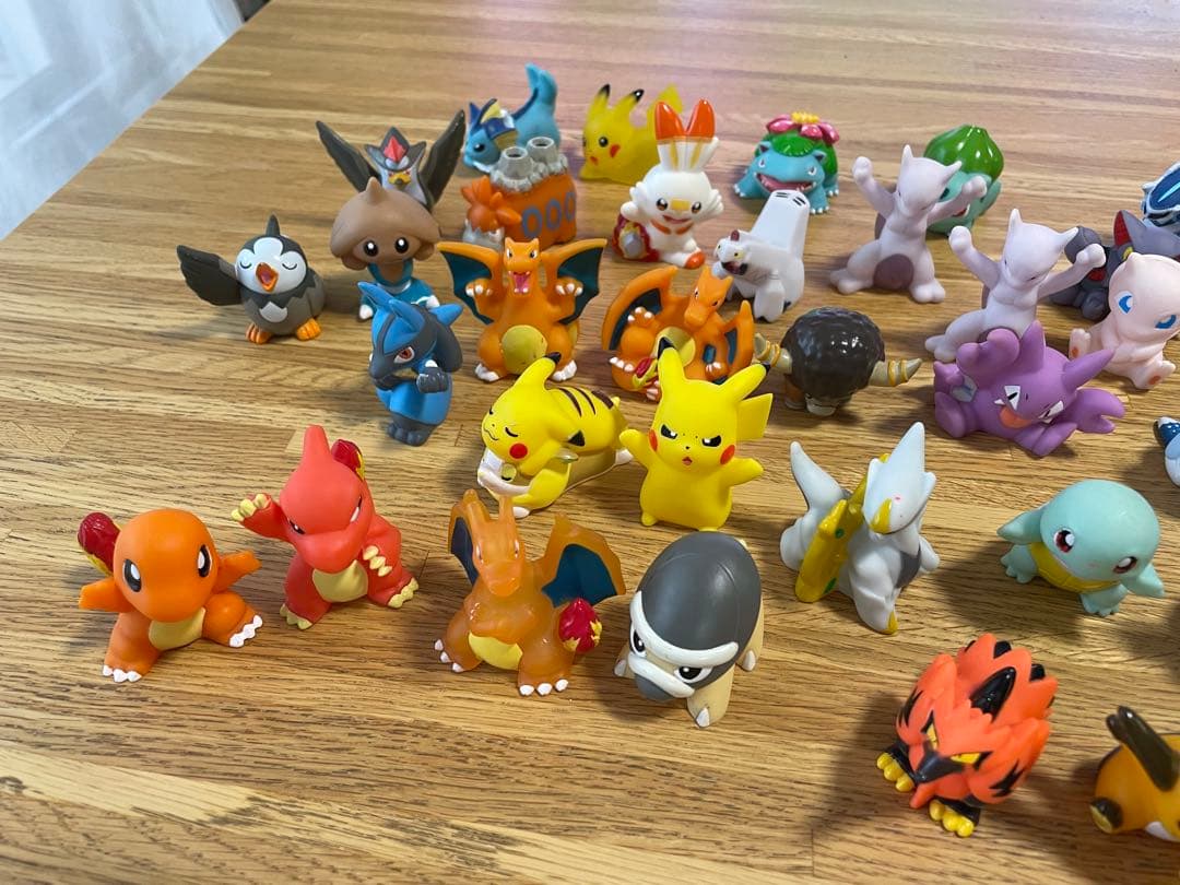 【最終値下げ】モンコレ19体まとめ売り＋ポケモン指人形まとめ売り総数約60体