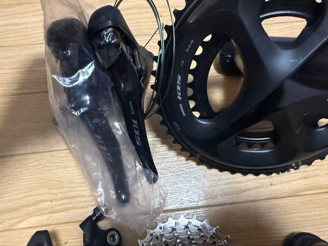 105 R7000 未使用　リムブレーキ用　スプロケ無し