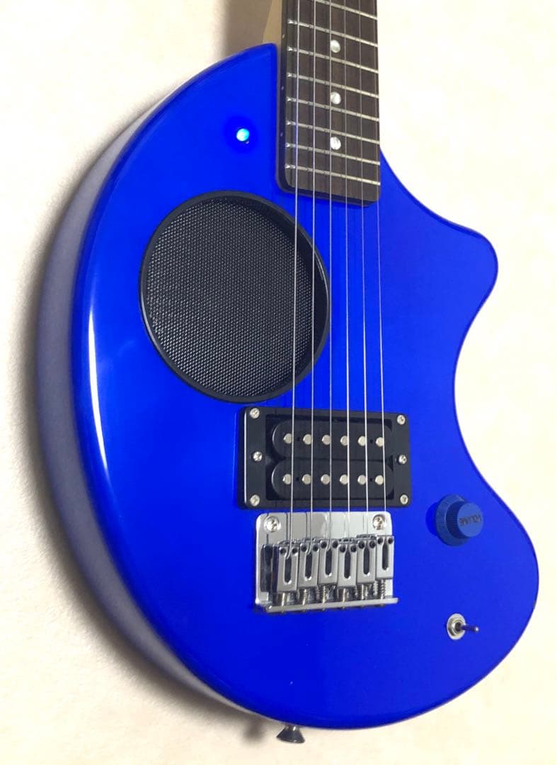 セール8/17まで【美品！】ZO-3 ブルー アンプ内蔵ミニギター ケース付