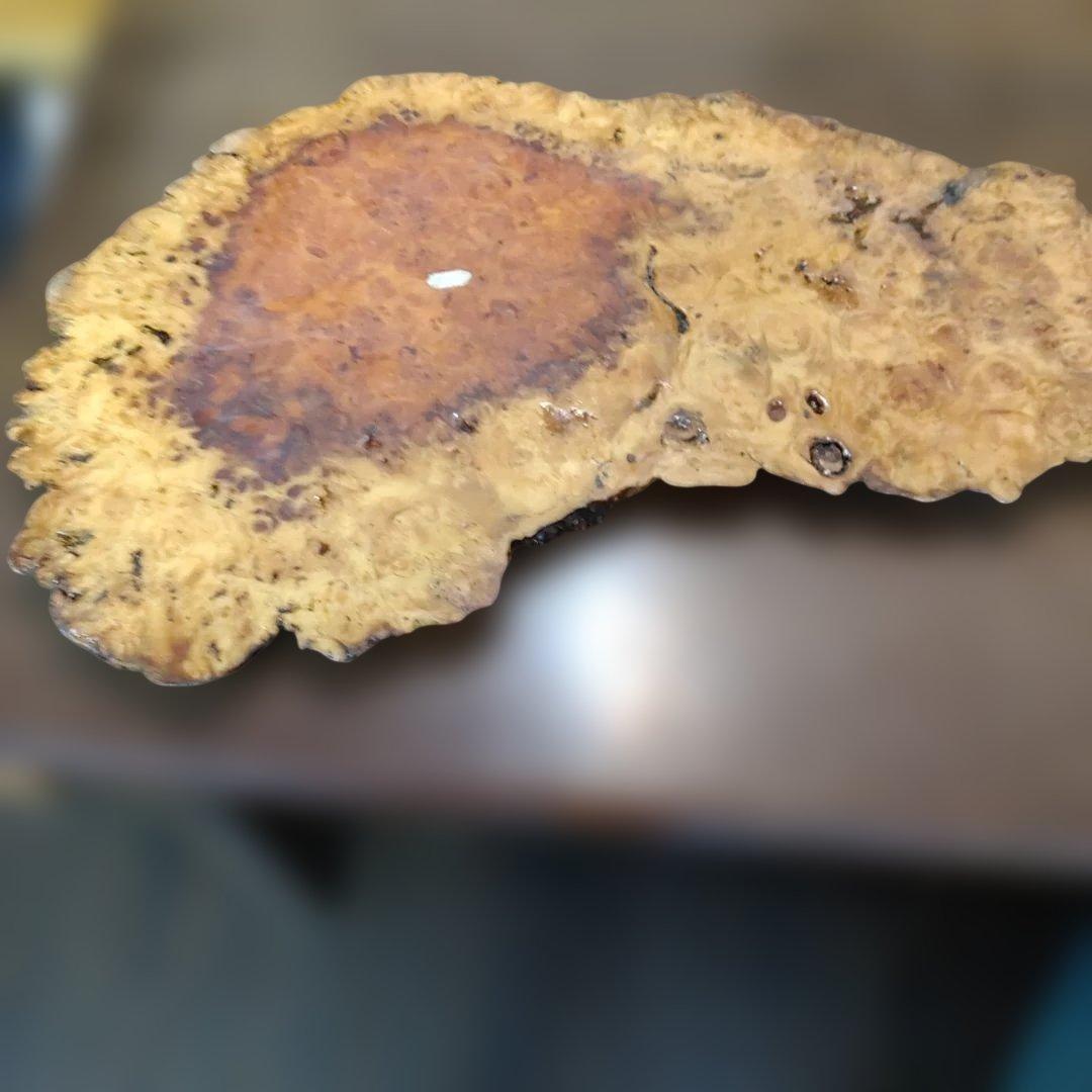 花梨テーブル 不規則形状 黄褐色