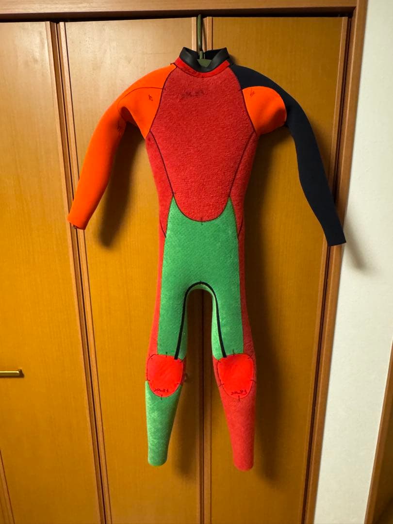 セミドライウェットスーツHOLLY 身長140〜150センチ向け　子供　キッズ