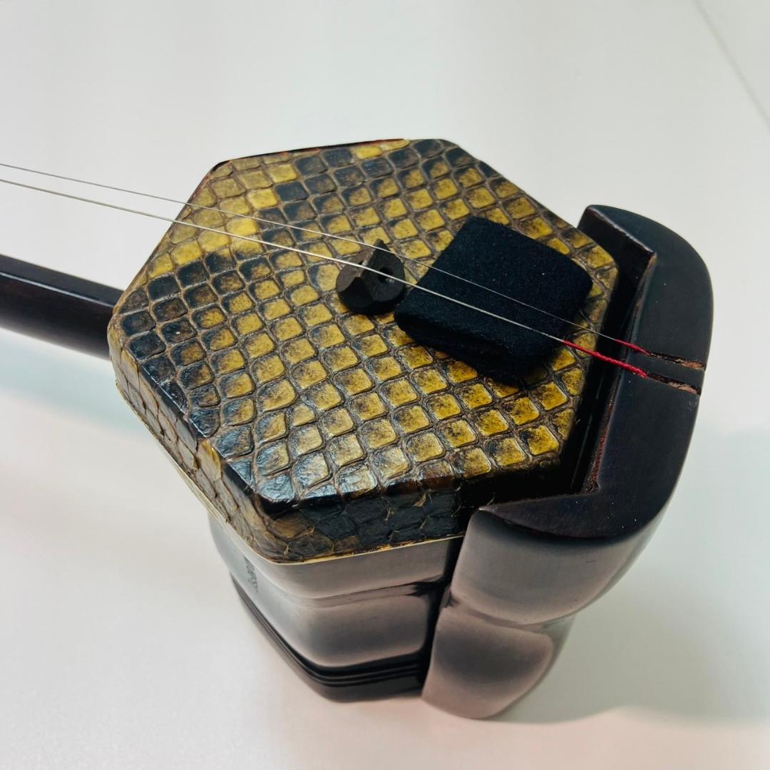 極美品　蘇州　二胡　紅木　精品　万菊根制　付属品多数　蛇皮　ケース　弓