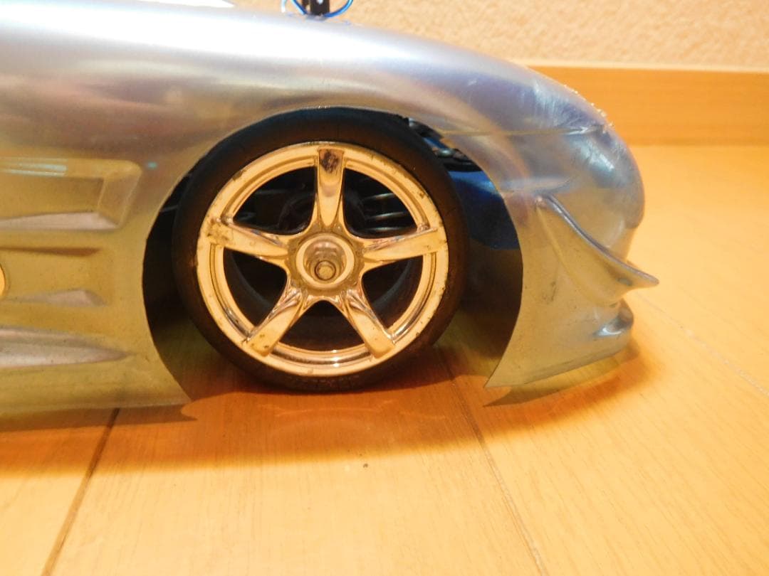 ラジコンカー　1/10 電動カー　4WD