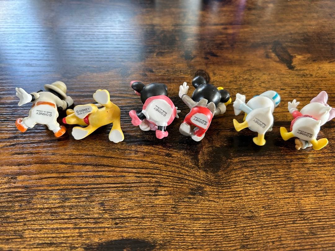 ベビーミッキーマウス&ミニー等　ディズニーキャラクター　陶器　置物