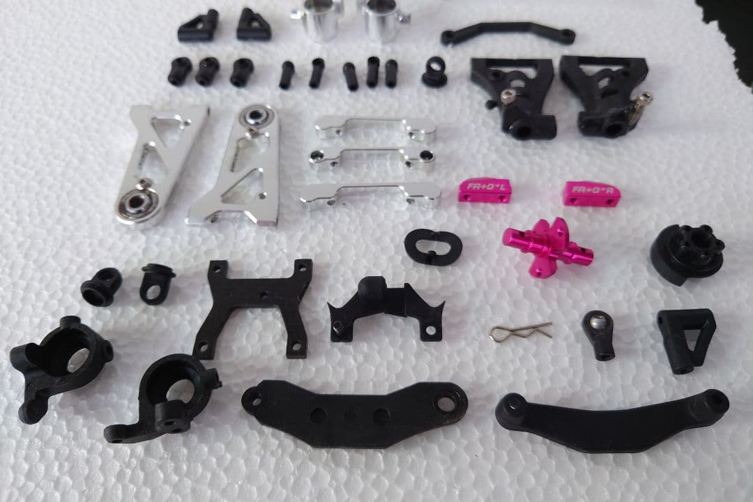 ラジコンカー 「ドリフト用 二輪駆動」 ジャンク品の出品です。