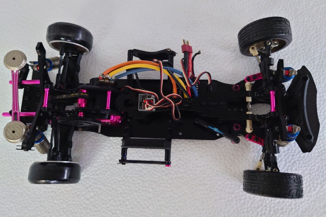 ラジコンカー 「ドリフト用 二輪駆動」 ジャンク品の出品です。