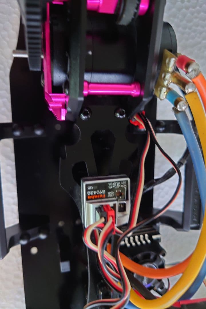 ラジコンカー 「ドリフト用 二輪駆動」 ジャンク品の出品です。