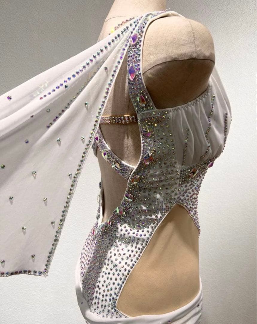 K*u様 ラテンドレス ホワイト MからL