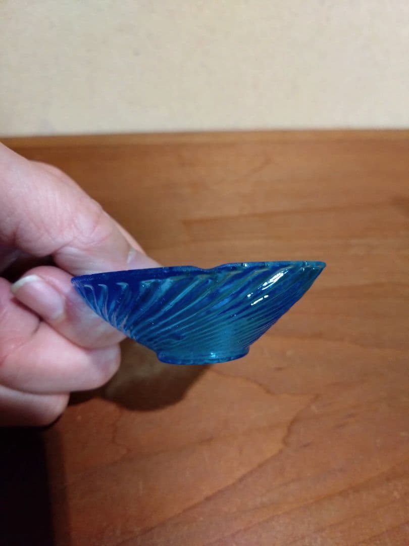 明治青ガラス 斜め捻じ紋 盃 猪口