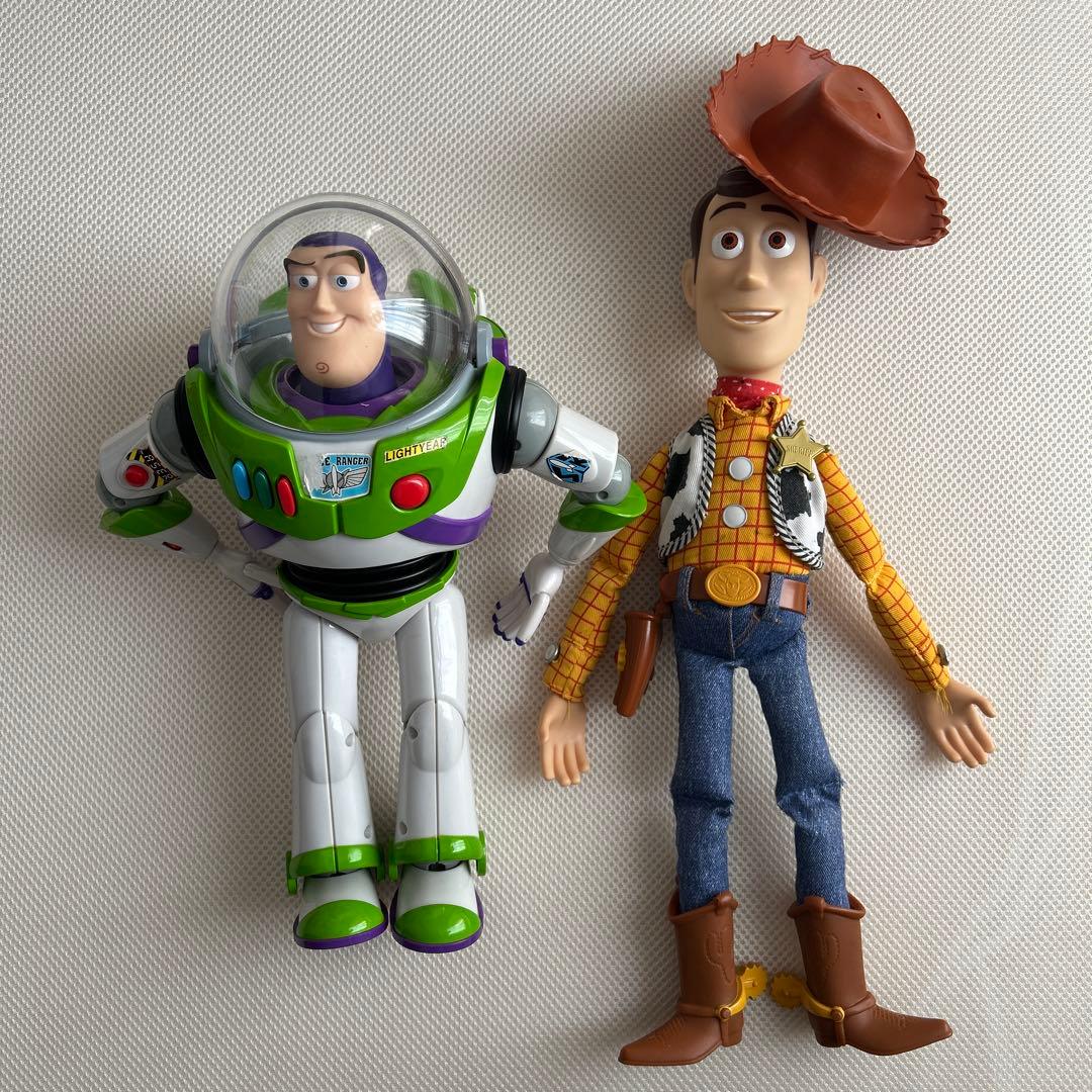 トイストーリー　トーキングアクションフィギュア ウッディ バズ・ライトイヤー
