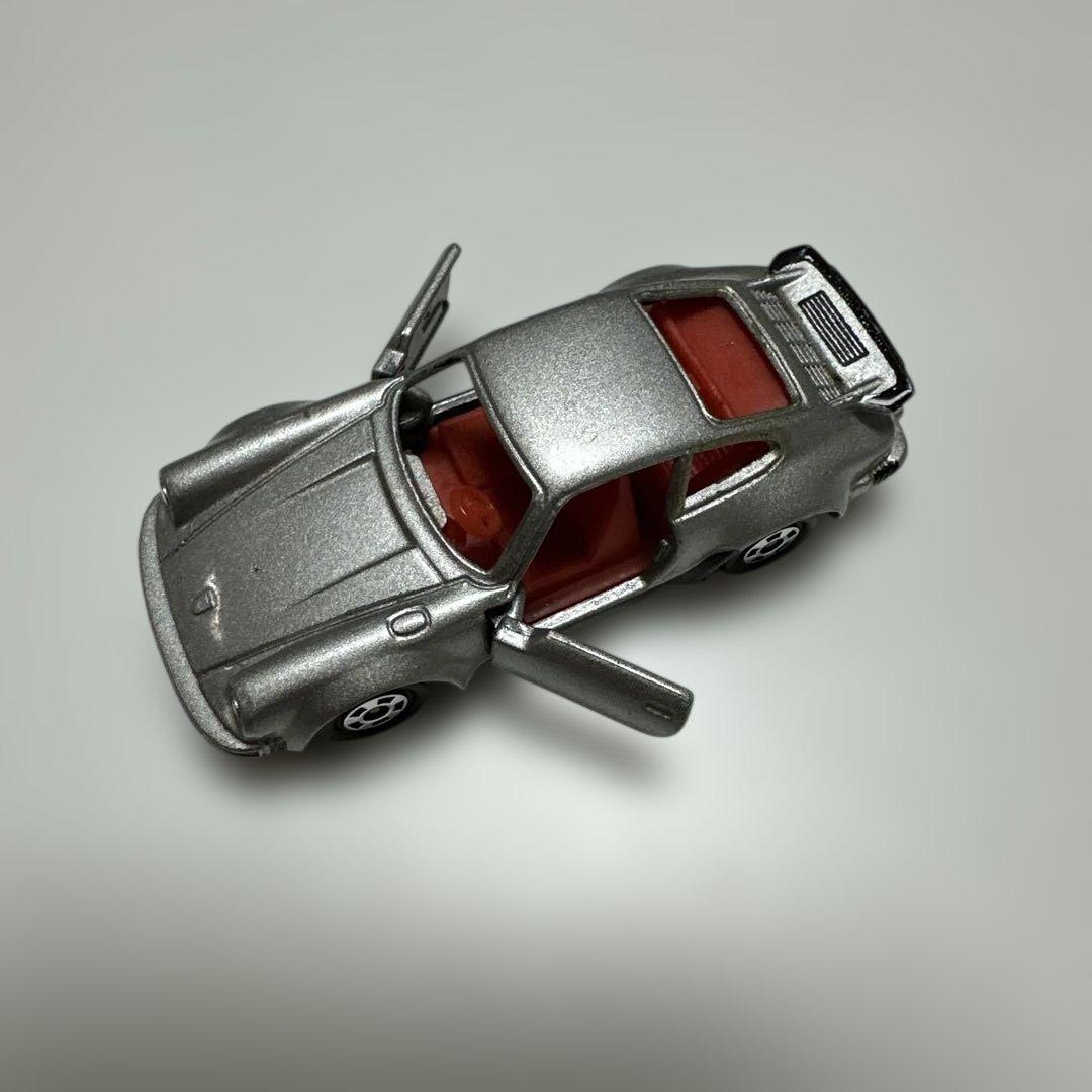 トミカ ミニカーNo F1 ポルシェ930ターボ　（赤シート）バレンタイントミカ