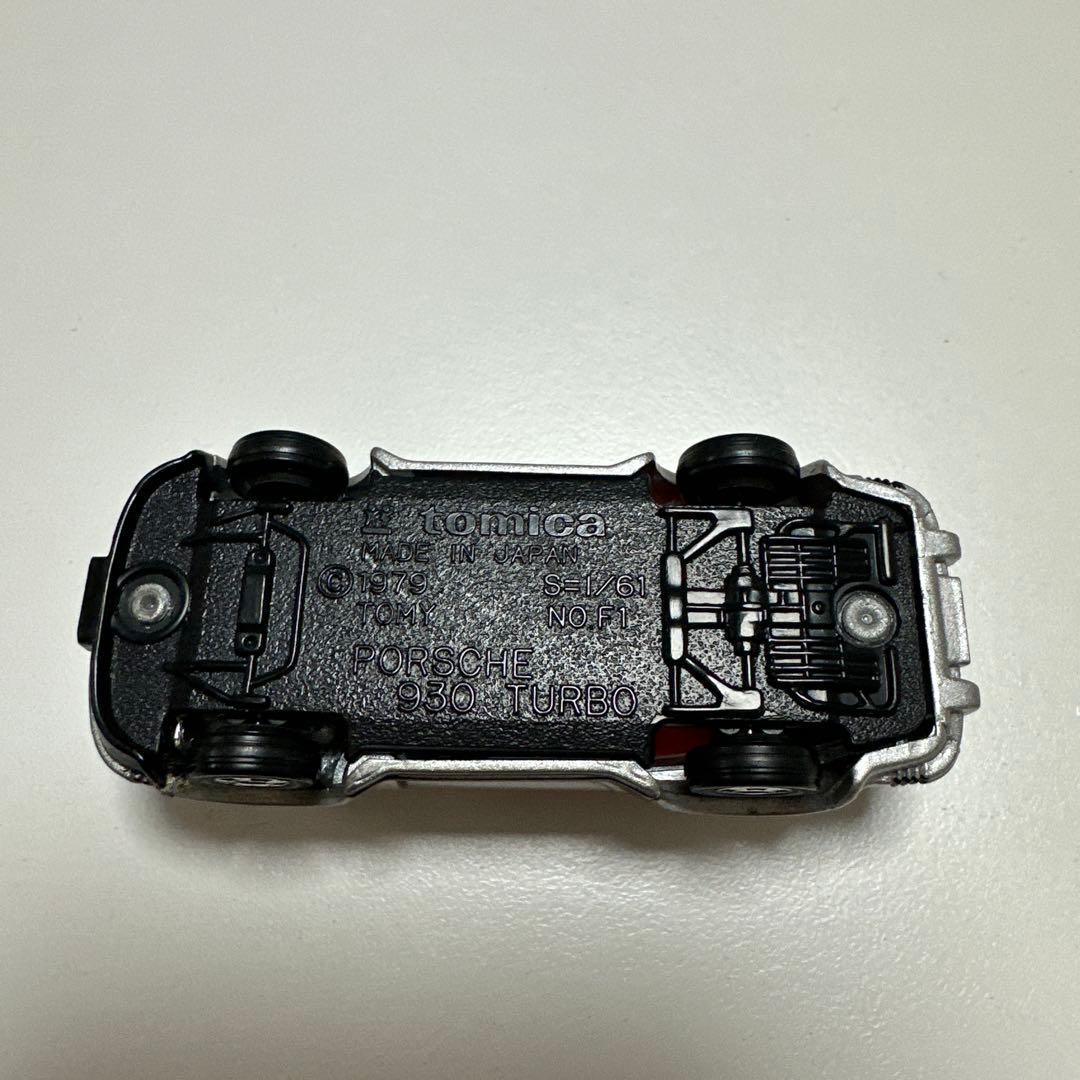 トミカ ミニカーNo F1 ポルシェ930ターボ　（赤シート）バレンタイントミカ