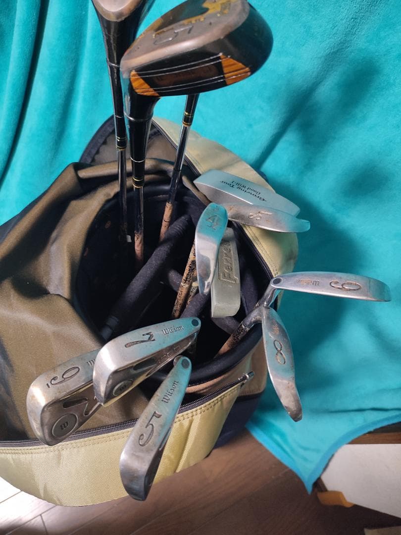 ゴルフセット(ゴルフバッグ、アイアン、パター、ユーティリティ、カバー他)一式