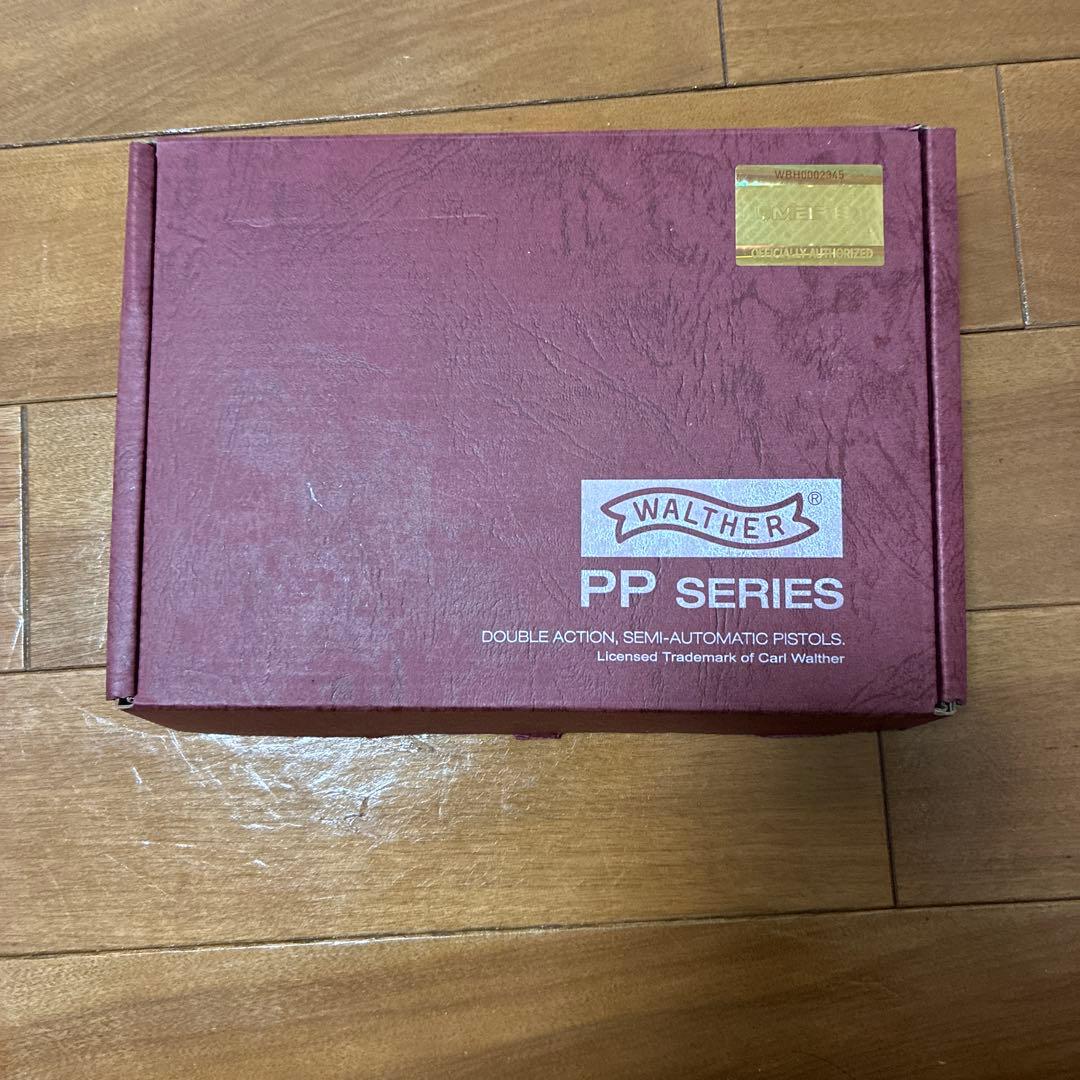 ！発売から一週間特別価格！　Walther PPK ガスガン シルバー/ブラック