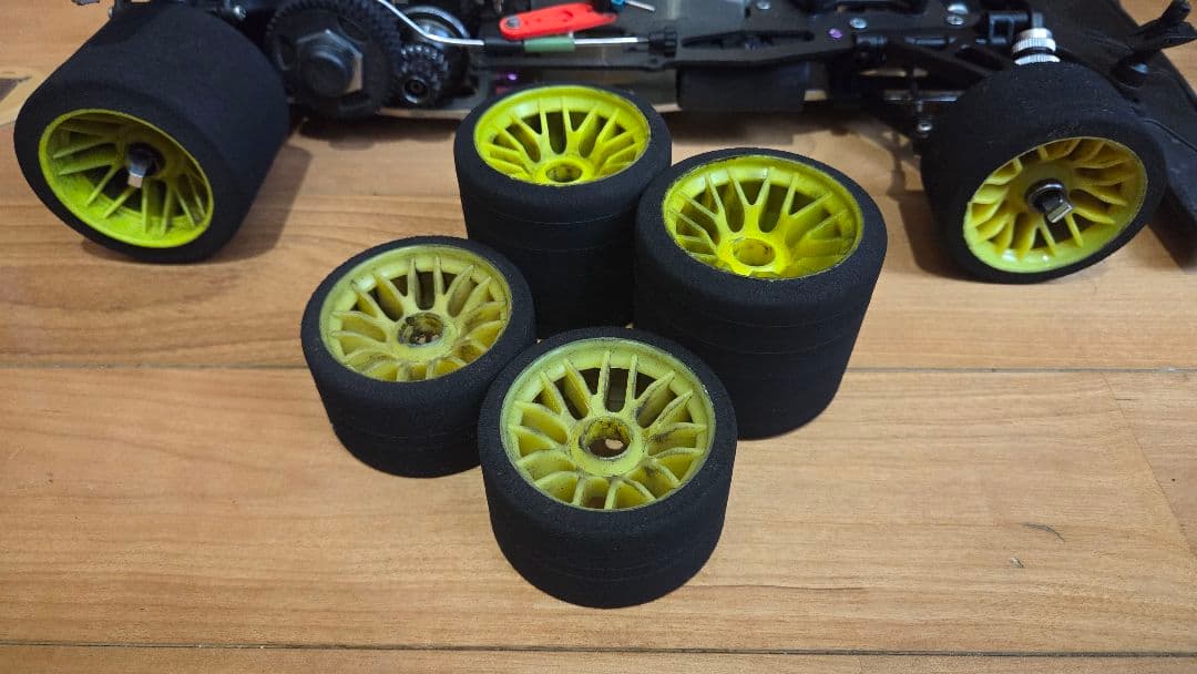 サーパント ベクター エンジンラジコンカー ハチイチ 中古 エンジン付き