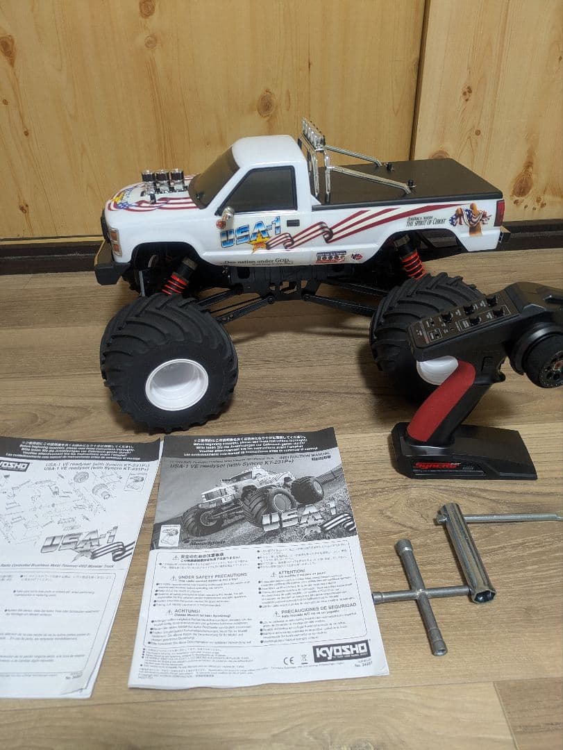 Kyosho USA-1 ラジコン　モンスタートラック　1/8 オフロード　京商