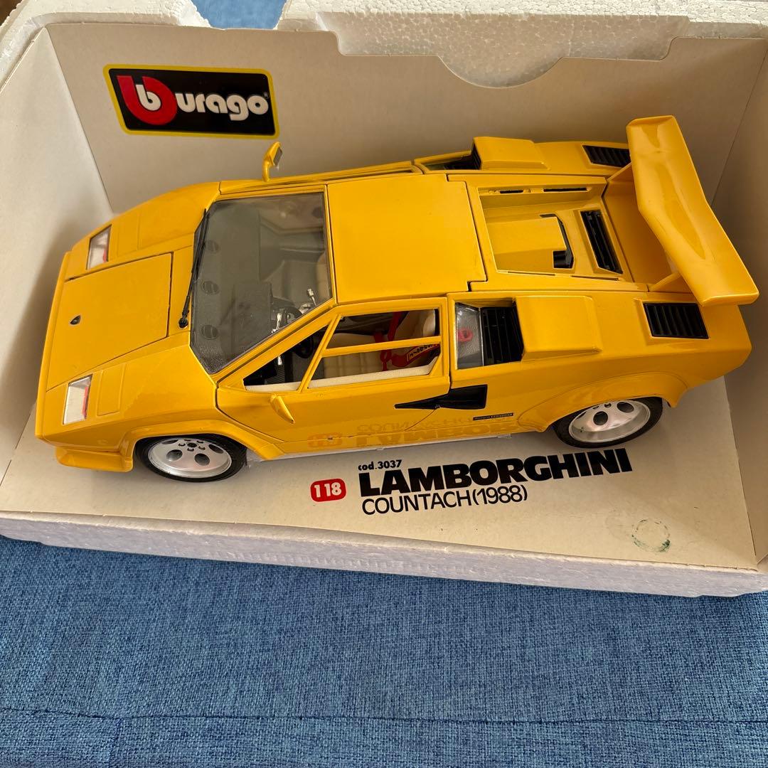 ランボルギーニ カウンタック 1/18 ランボルギーニ 1988 Burago