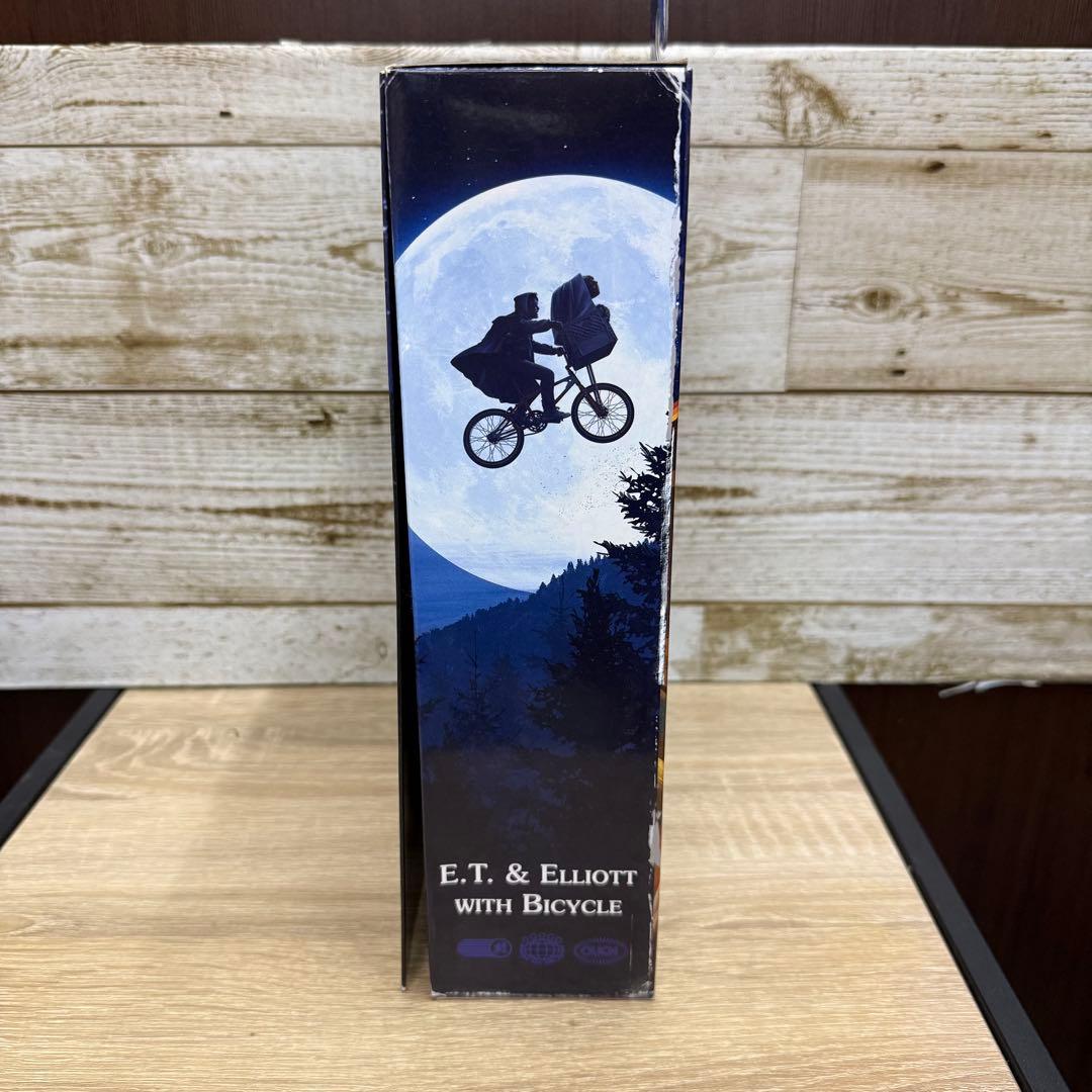 E.T. & Elliott with Bicycle フィギュア