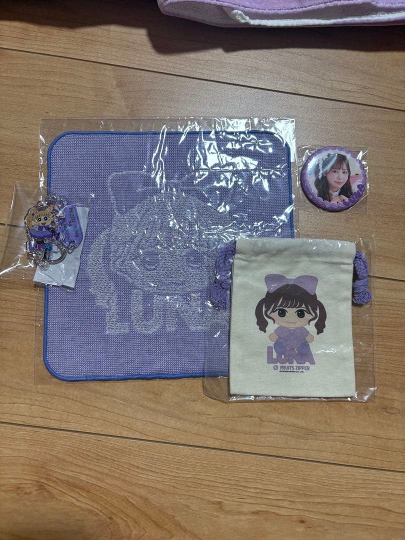 仲川瑠夏　ユニフォームを含むグッズ10点まとめ売り