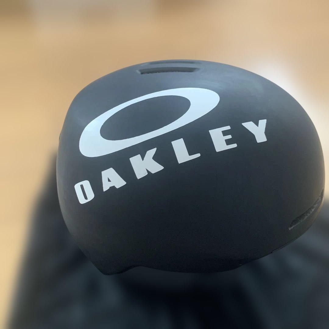 OAKLEY マットブラックヘルメットMOD1
